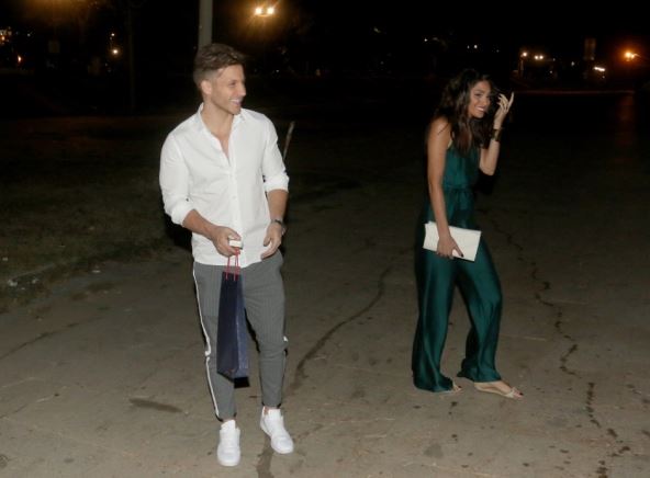Saša Kovačević peva na dočeku Nove godine ispred Skupštine