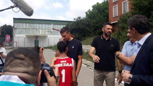 Bogdan Bogdanović deca karte za decu klinci u Zvezdinim dresovima i Bogdanović