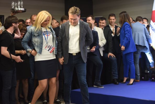 Srpska napredna stranka pobeda na izborima Aleksandar Vučić izjava glasalo dosta žena
