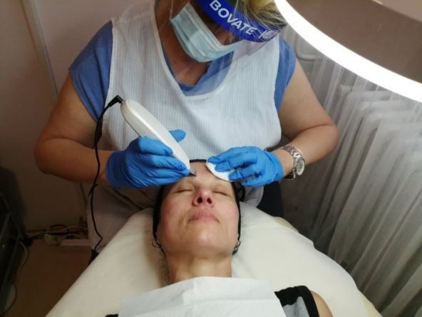 Kozmetičarka Srpkinje najpopularniji tretmani u kozmetičkim salonima zaštita korona virus