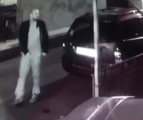 Novi Pazar manijak mastrubira prozor video