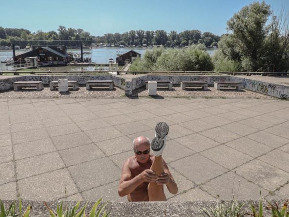 Korona virus leto Beograd Savski kej sunčanje vežbanje FOTOGRAFIJE