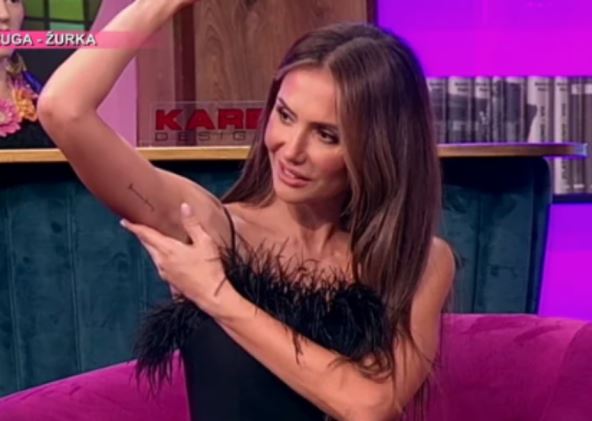 Emina Jahović tetovaža na ruci imena sinova Jaman Javuz