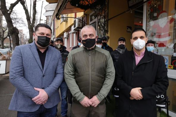 cargo batler doniranje hrane obroka medicinarima