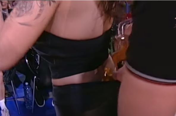 zadruga danijel sipao aleksandri supu u pantalone foto video