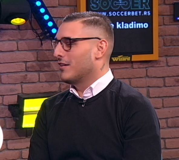darko lazic smrsao obukao staru odecu foto