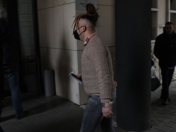 rasta ispred suda sudjenje droga foto