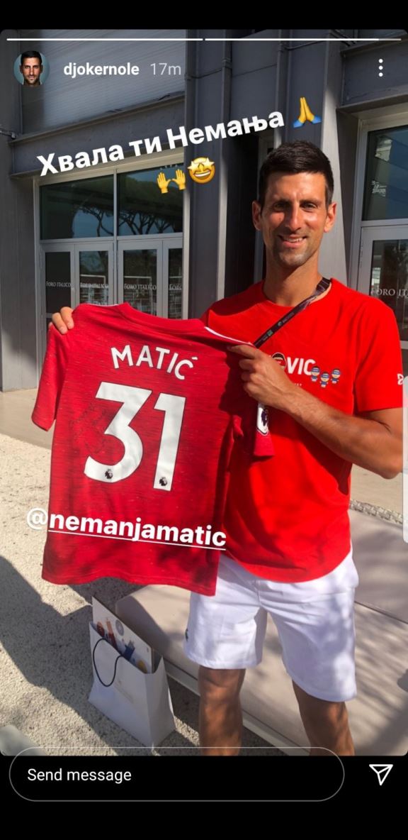 novak djokovic dres nemanja matic foto mancester junajted