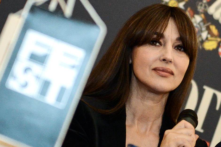 Monika Beluči bez brushaltera