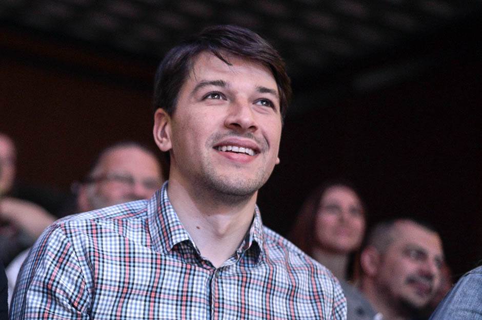 Sve devojke Viktora Savića