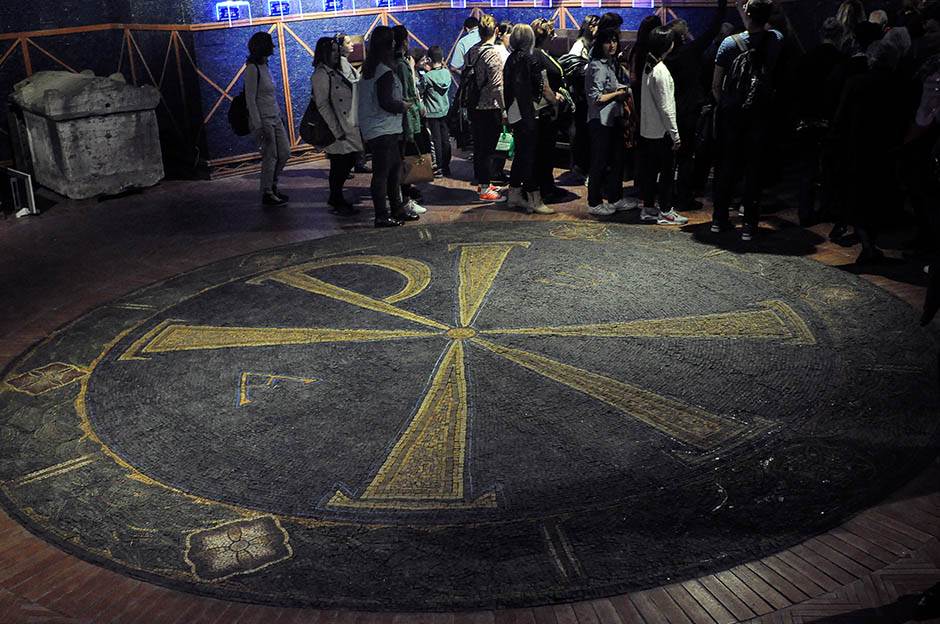 Viminacijum-arheologija-gnostici-urna