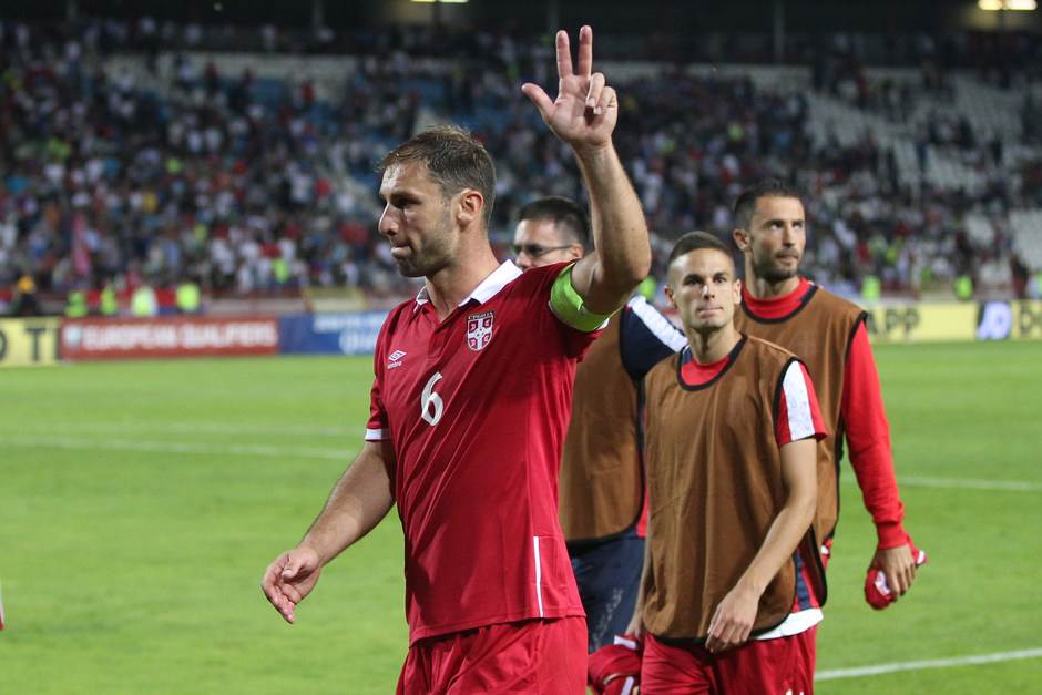 Branislav Ivanović pomagao hrvatskom golmanu Mateju Delaču