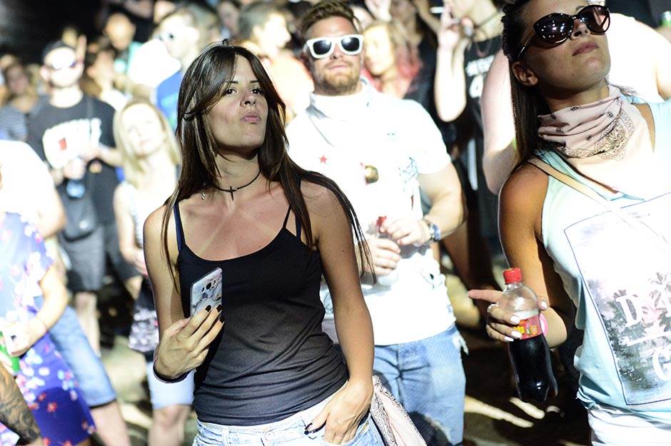 Lejdi Li vrući snimak iz bazena