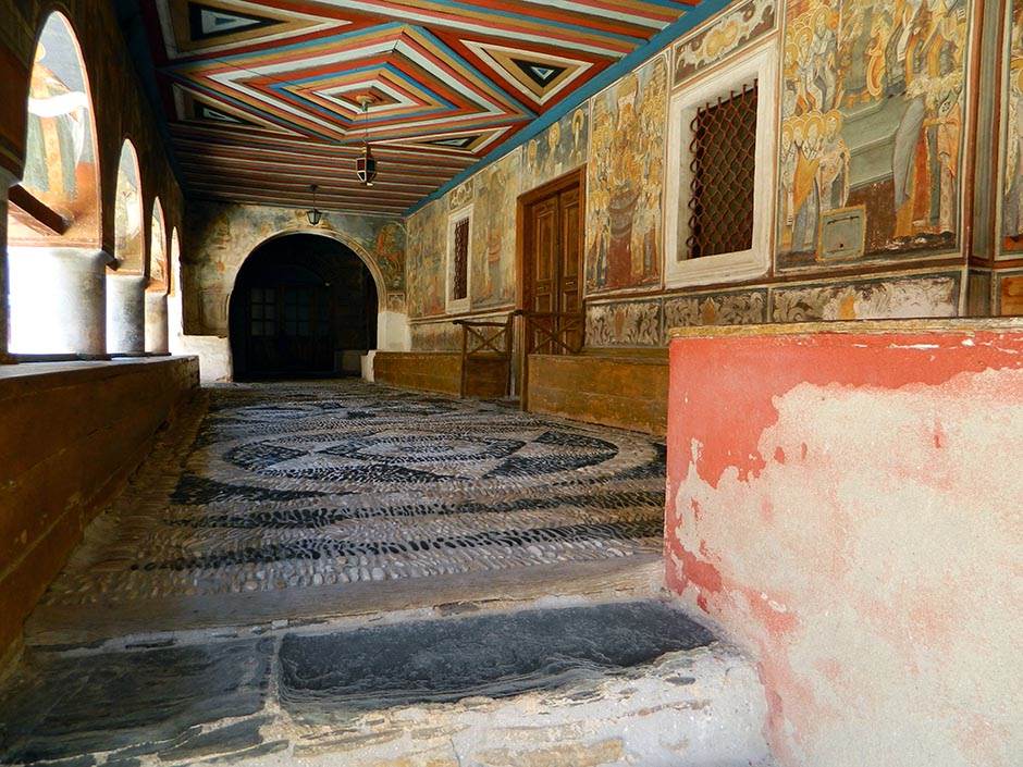 Sveta Gora - Ženske kosti- da li bi ženama trebalo dozvoliti da dolaze? - Anketa