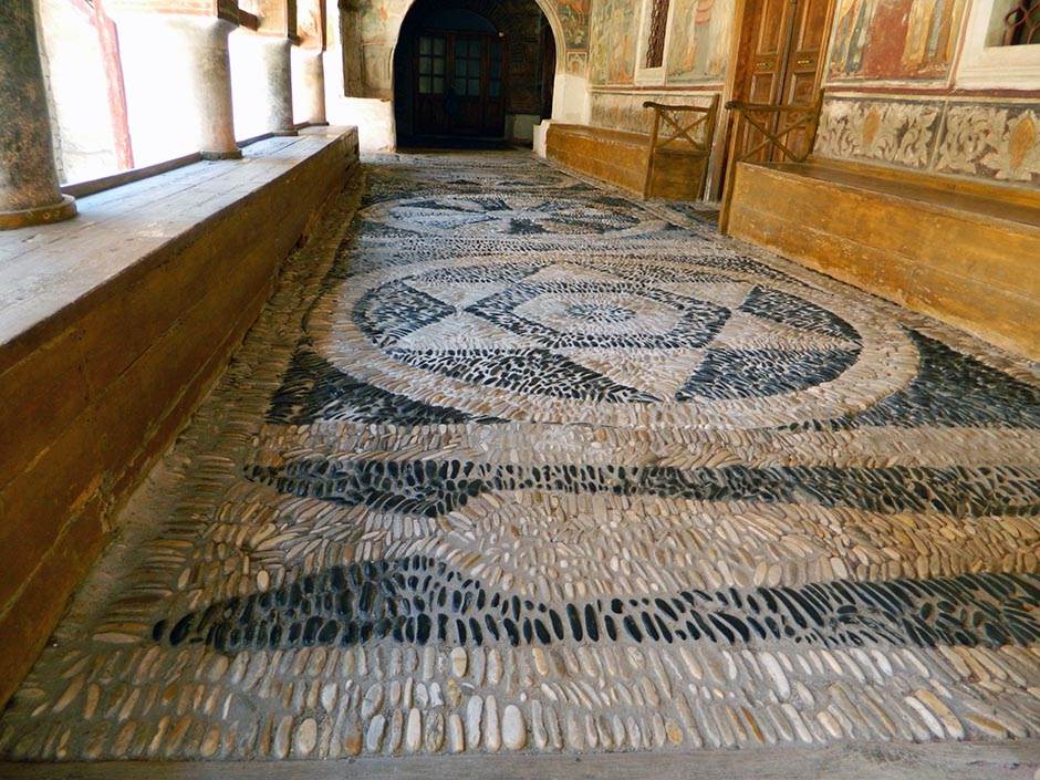 Sveta Gora - Ženske kosti- da li bi ženama trebalo dozvoliti da dolaze? - Anketa