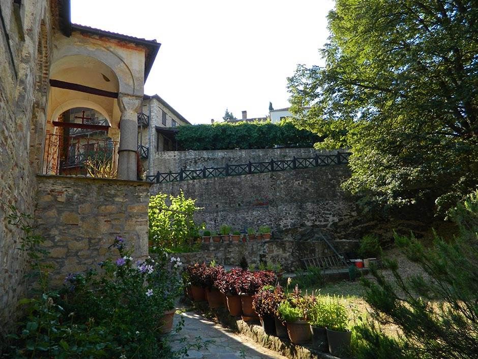 Sveta Gora - Ženske kosti- da li bi ženama trebalo dozvoliti da dolaze? - Anketa