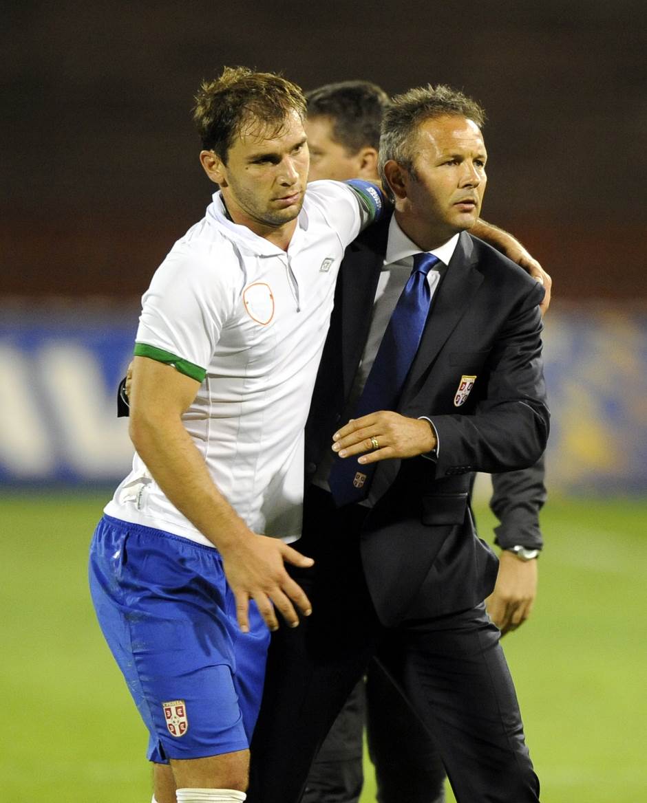 Branislav Ivanović pomagao hrvatskom golmanu Mateju Delaču