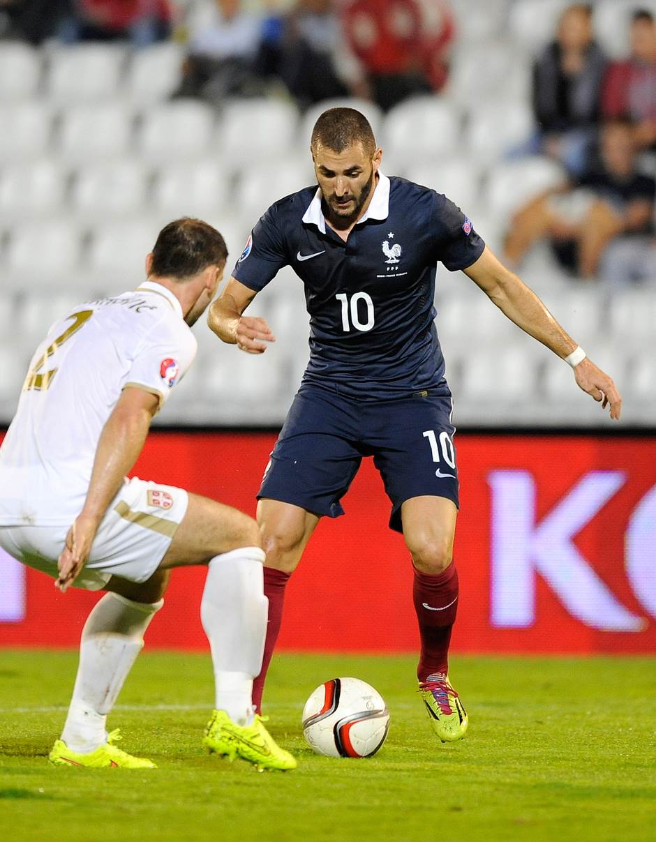 Branislav Ivanović pomagao hrvatskom golmanu Mateju Delaču