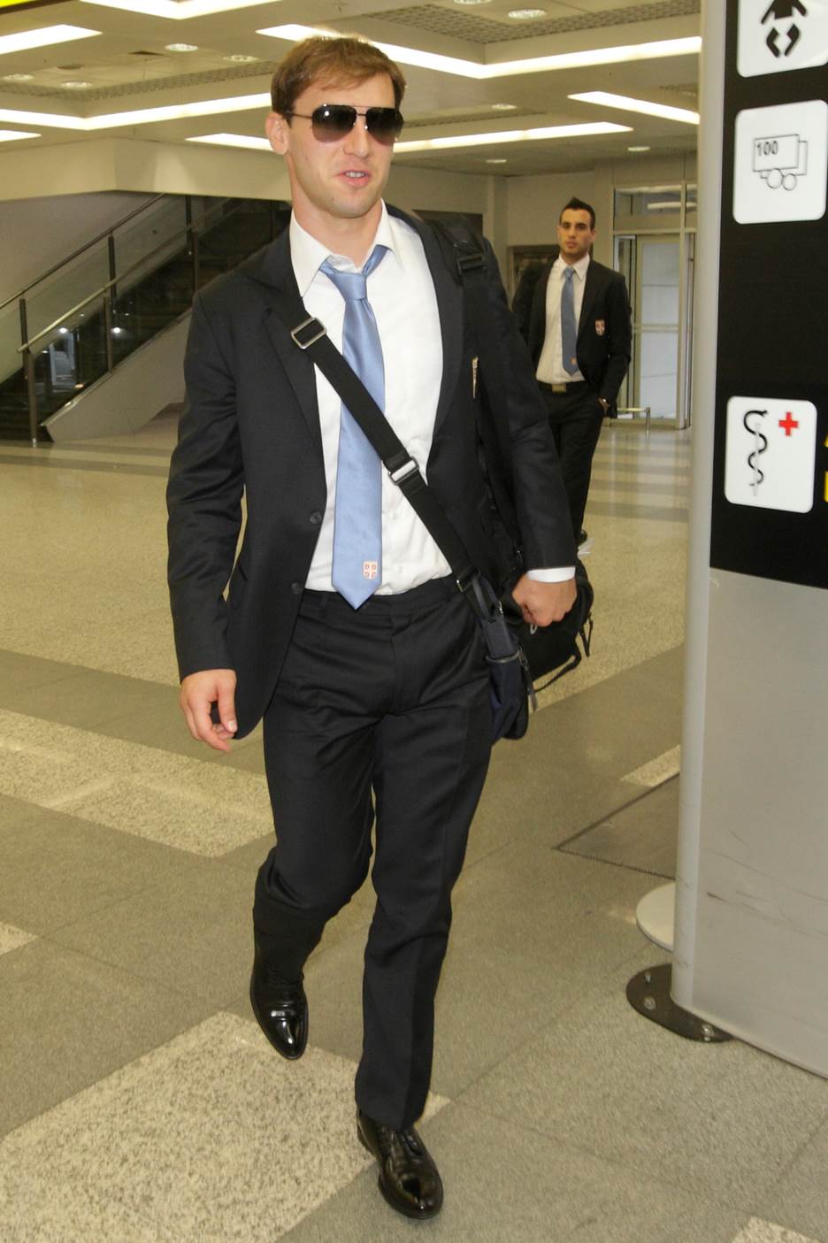 Branislav Ivanović pomagao hrvatskom golmanu Mateju Delaču