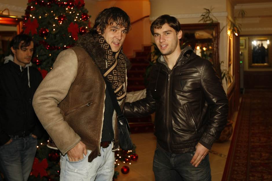 Branislav Ivanović pomagao hrvatskom golmanu Mateju Delaču