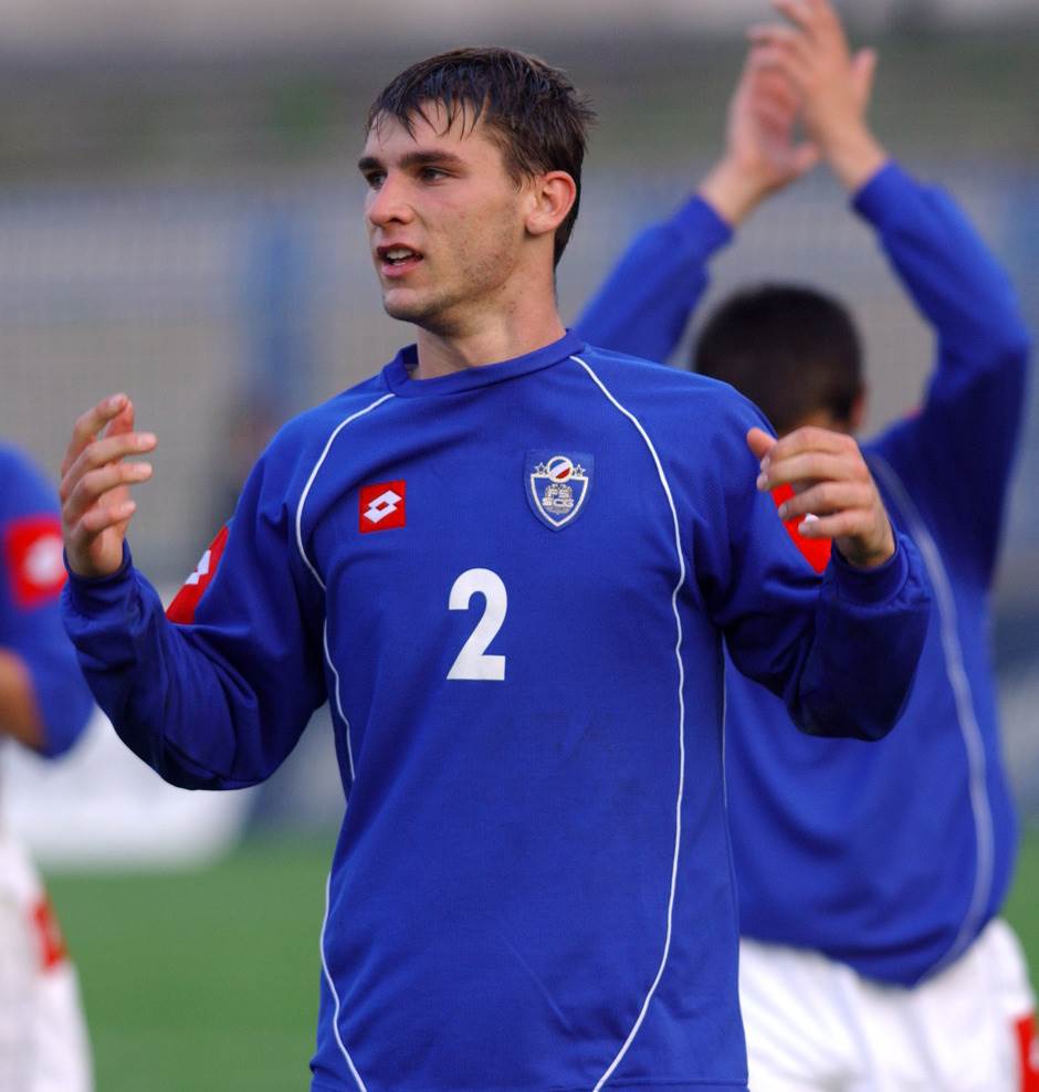 Branislav Ivanović pomagao hrvatskom golmanu Mateju Delaču