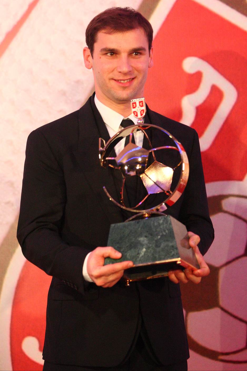 Branislav Ivanović pomagao hrvatskom golmanu Mateju Delaču