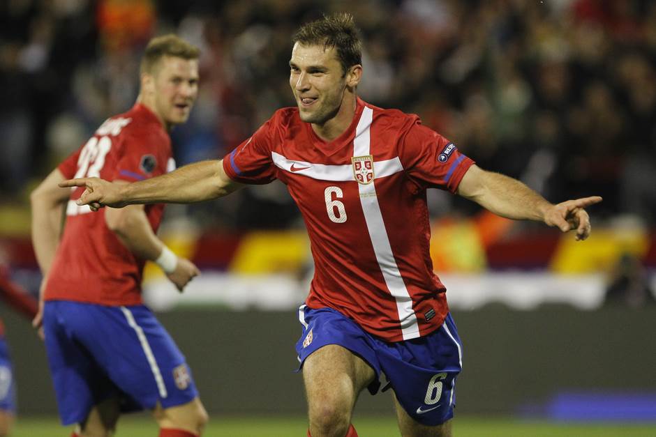 Branislav Ivanović pomagao hrvatskom golmanu Mateju Delaču
