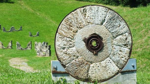 Spomenici bivše Jugoslavije komunistička arhitektura