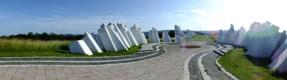 Spomenici bivše Jugoslavije komunistička arhitektura