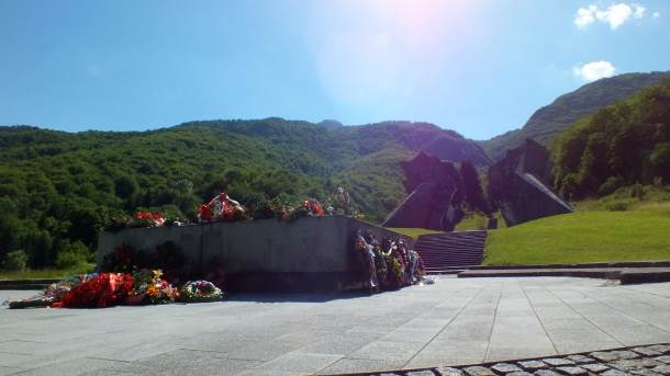 Spomenici bivše Jugoslavije komunistička arhitektura