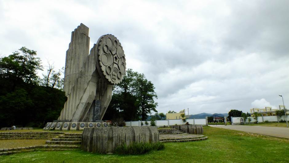 Spomenici bivše Jugoslavije komunistička arhitektura