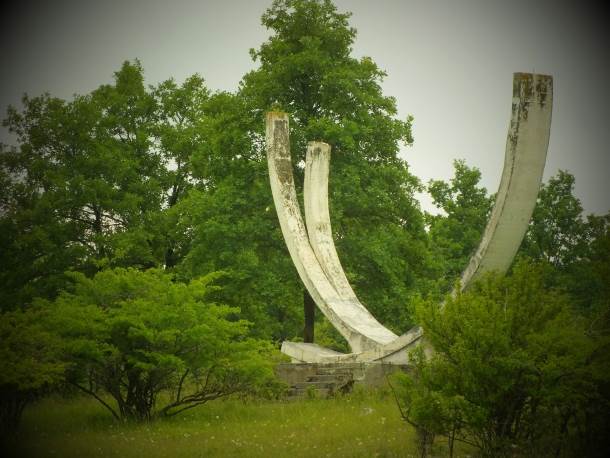 Spomenici bivše Jugoslavije komunistička arhitektura