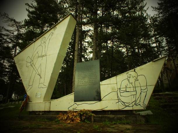 Spomenici bivše Jugoslavije komunistička arhitektura