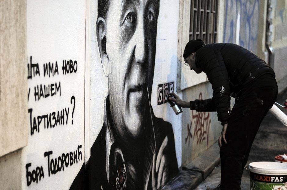 Uništeni murali navijača Partizana na Dorćolu