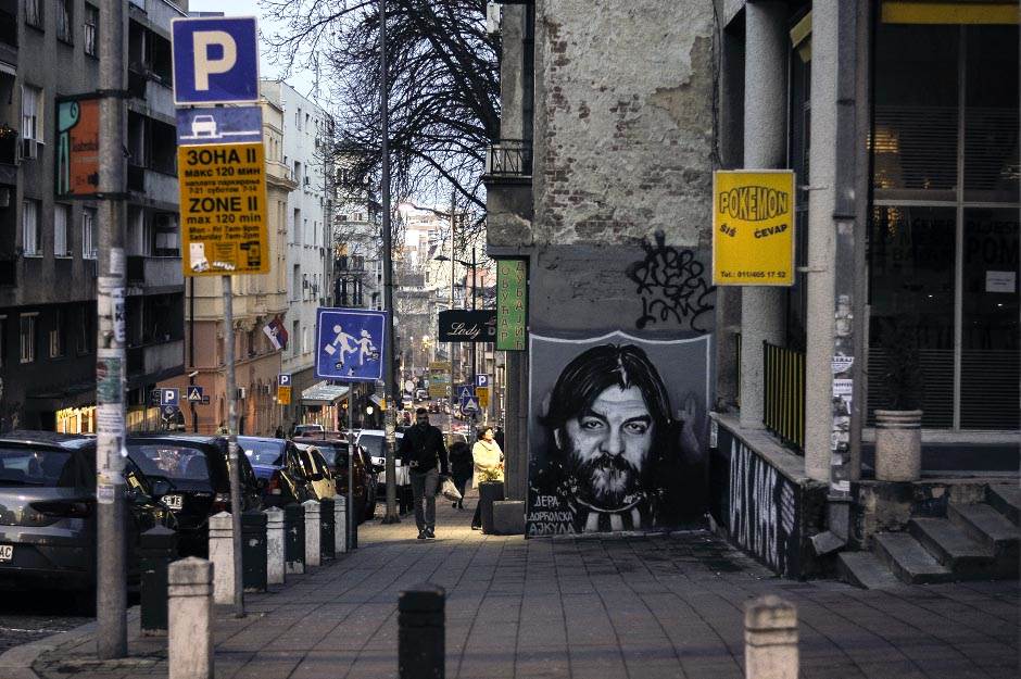 Uništeni murali navijača Partizana na Dorćolu
