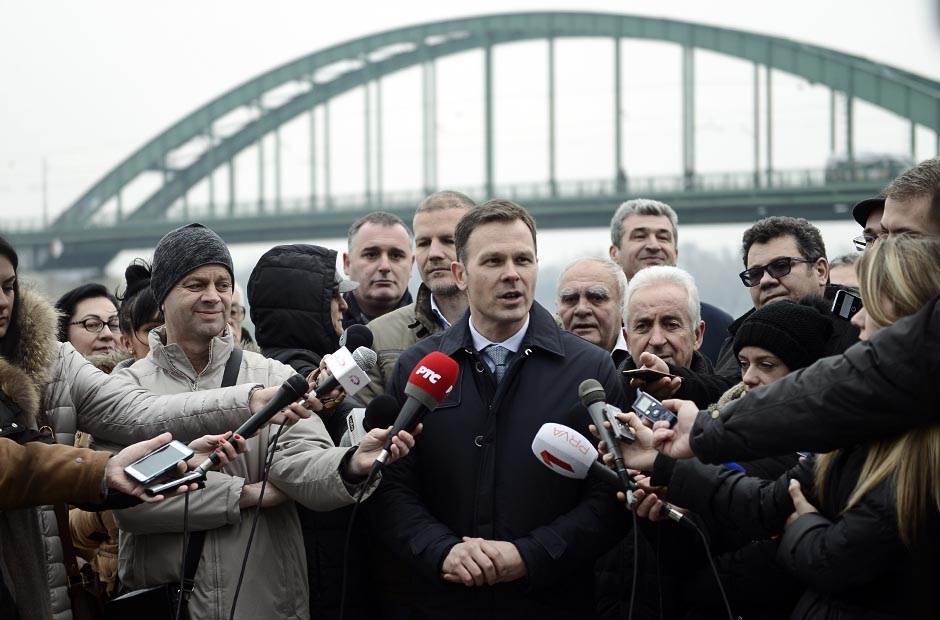 Uklonjen deo Starog savskog mosta