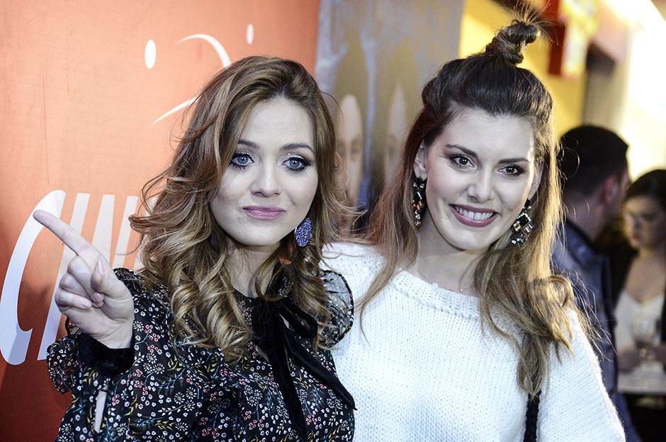 Nina Janković maskirana u staricu