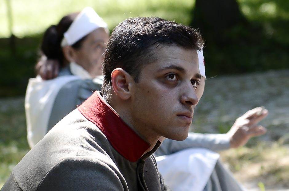 Koji fakultet je zavšrio Lazar Ristovski?