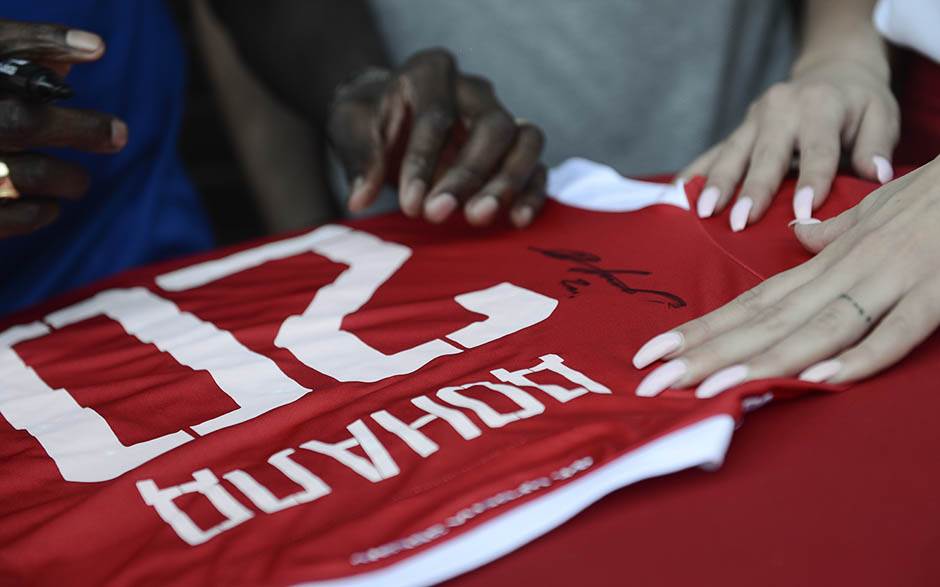 Mičel Donald navijači Crvene zvezde su spremni da umru za klub 