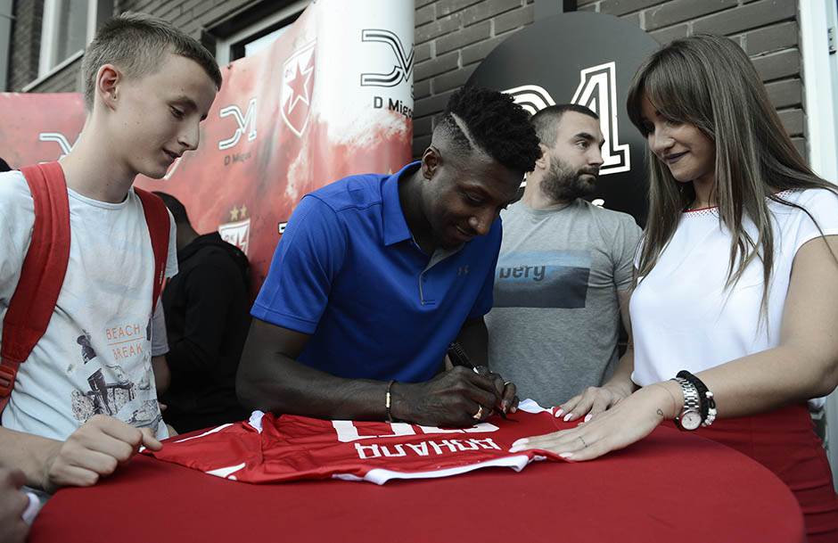 Mičel Donald navijači Crvene zvezde su spremni da umru za klub 