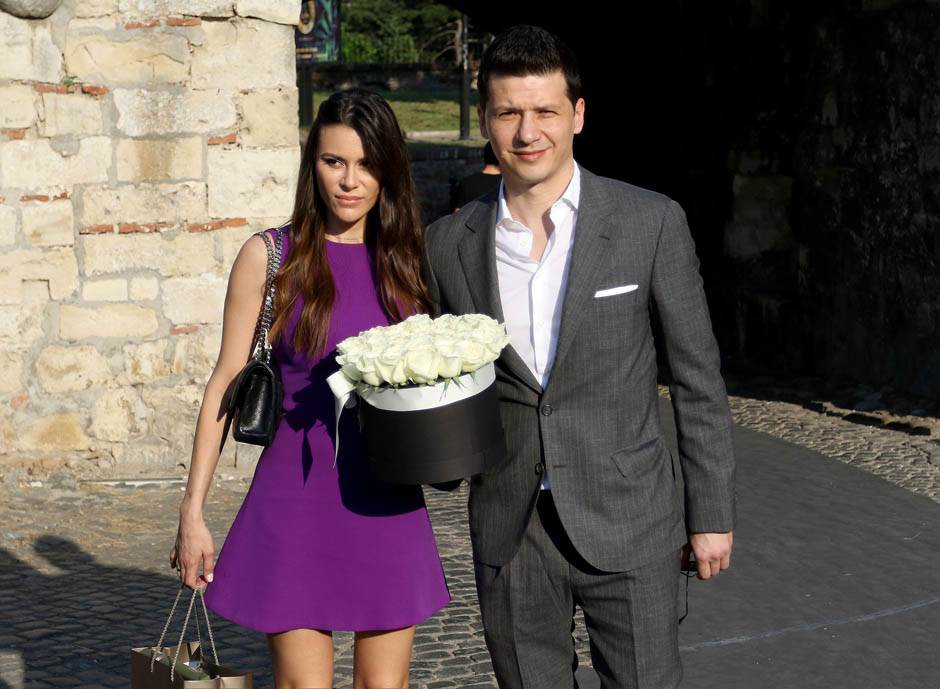 piski cerka anja valente suprug hugo godisnjica braka foto