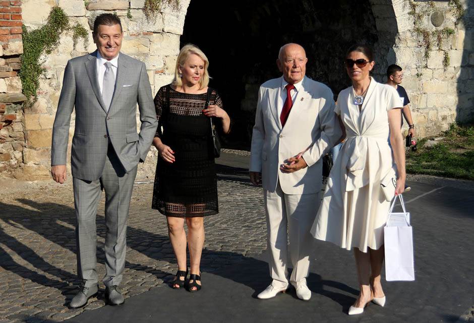 piski cerka anja valente suprug hugo godisnjica braka foto