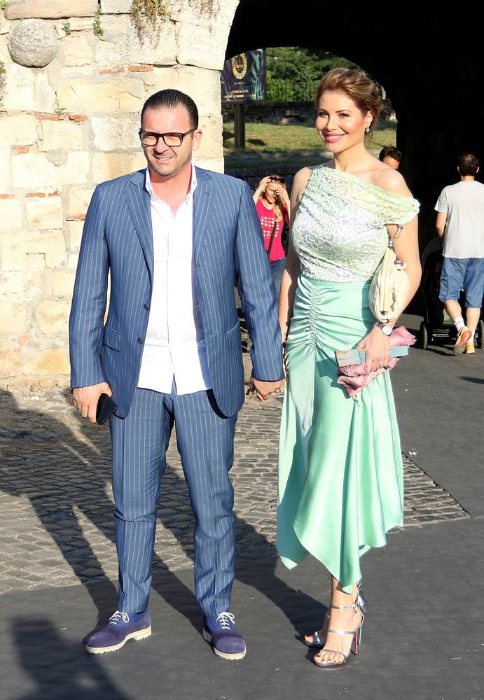 piski cerka anja valente suprug hugo godisnjica braka foto