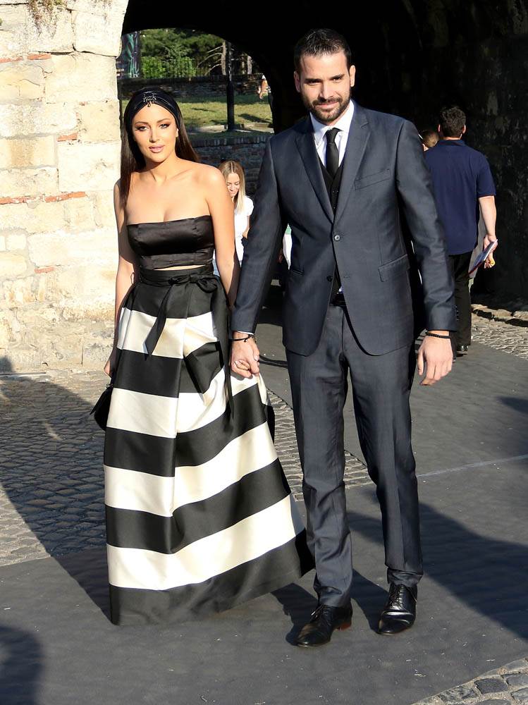 piski cerka anja valente suprug hugo godisnjica braka foto