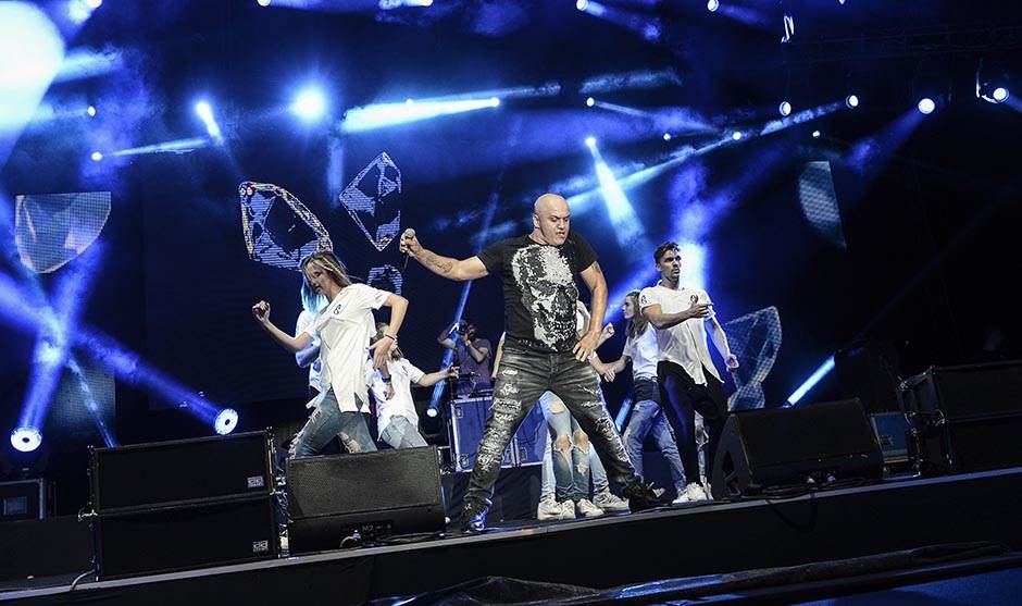 Zbog dojave o bombi prekinut koncert zvezda devedesetih