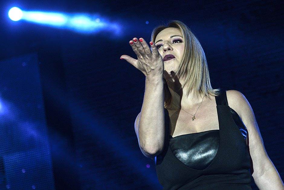 Zbog dojave o bombi prekinut koncert zvezda devedesetih