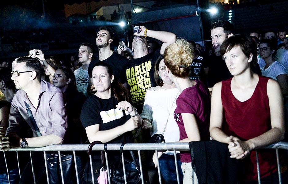 Zbog dojave o bombi prekinut koncert zvezda devedesetih