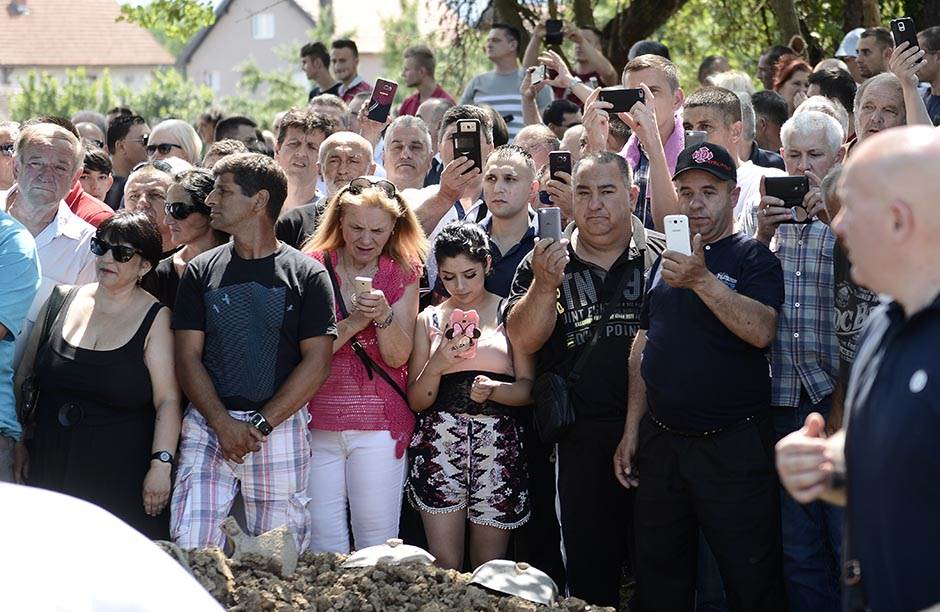 Život i kontroverze Sinana Sakića