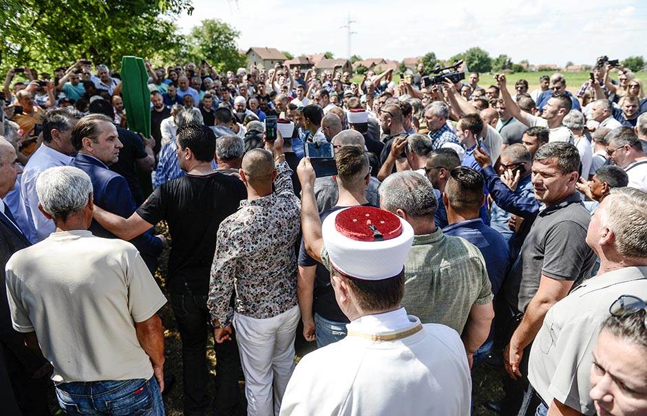 Život i kontroverze Sinana Sakića