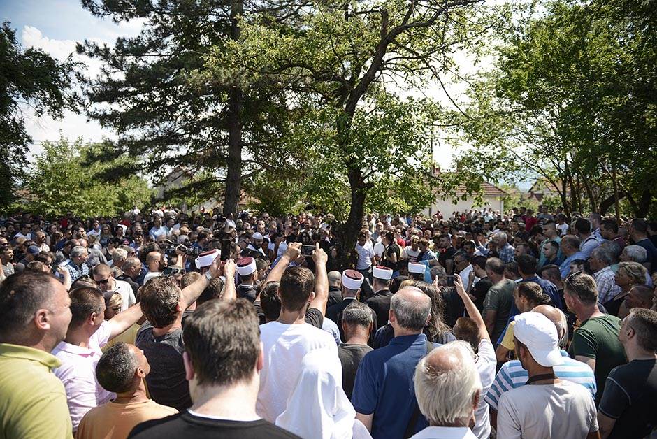 Život i kontroverze Sinana Sakića